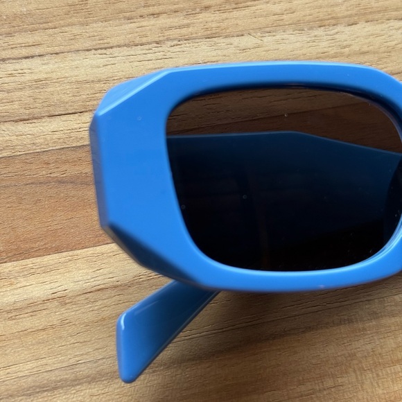 NWT Cocokealohi Stylish Blue Sunglasses - Picture 2 of 7